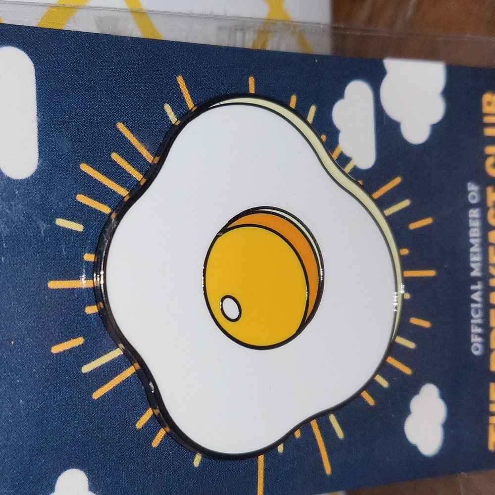 Enamel pin - Picture 2 of 3
